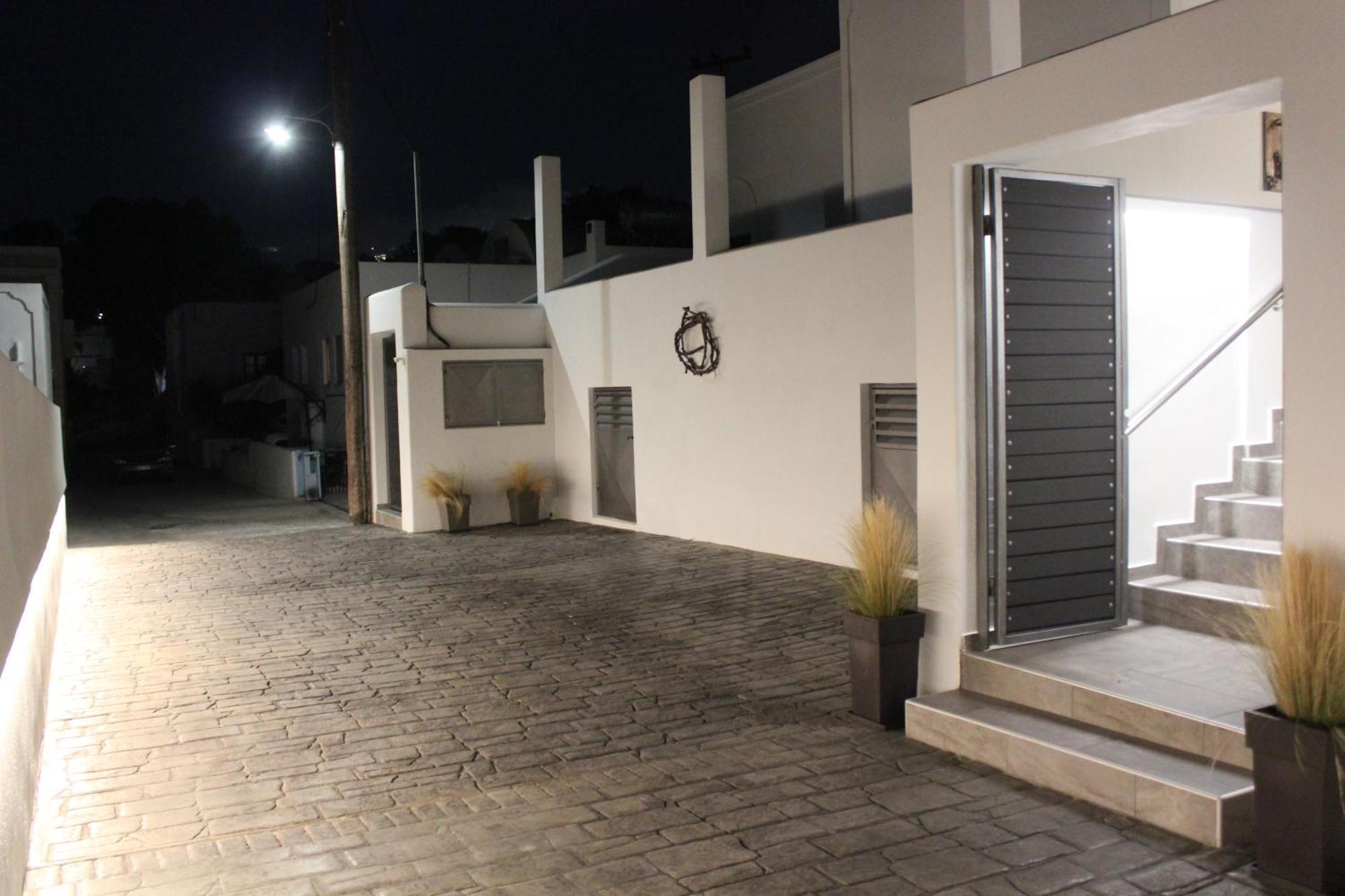 The Rock Luxury Homes 梅萨雷亚 外观 照片